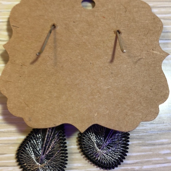 Peruvian Thread Art Earrings Black and Silver - Picture 5 of 5